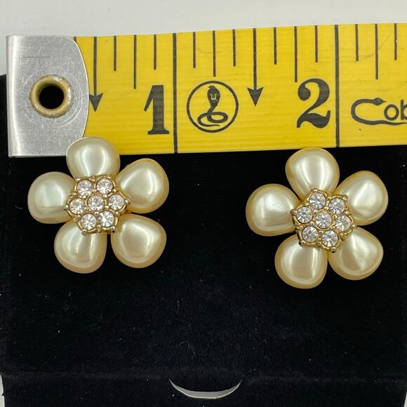 Vintage Avon Faux Pearl W/ Clear Rhinestones Daisy Stud Earrings Retro 80's Glam - Picture 5 of 8